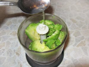 Sopa de puré de aguacate