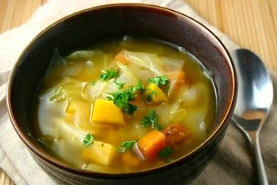 Sopa de col de col rizada