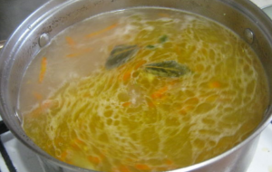 Sopa de guisantes verdes