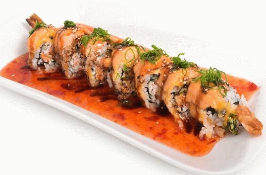 Rollos de sushi con camarones en salsa de masa y jengibre
