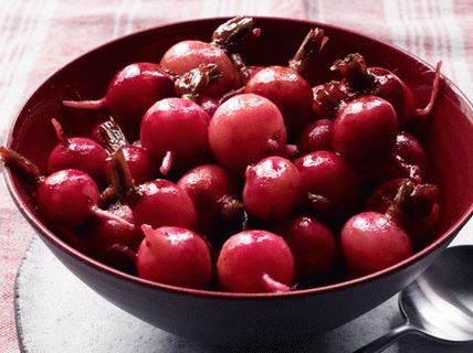 Foto de rábano estofado en glaseado