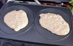 Pastel de gofres con plátano