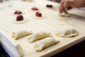 Bolas de masa hervida con fresas