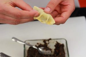 Bolas de masa hervida con semillas de amapola