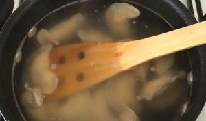 Bolas de masa hervida con suluguni