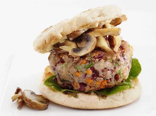 Foto hamburguesas vegetarianas con champiñones