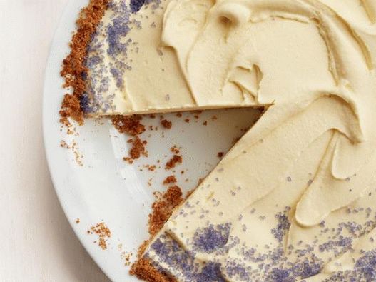 Pastel de helado de lavanda