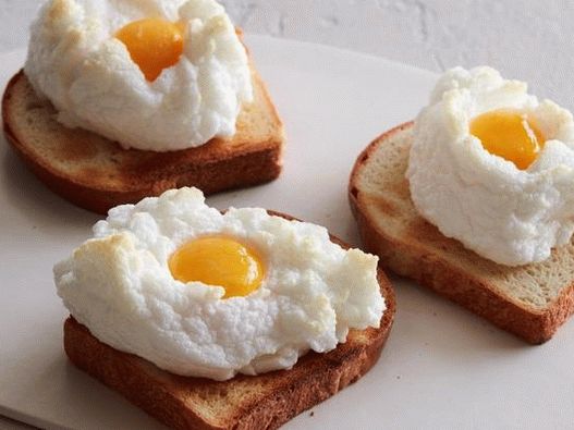 Foto del plato - Huevos fritos en las nubes