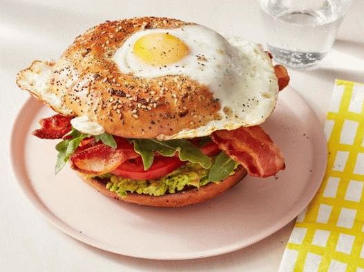 Fotografía del plato - Sandwich BLT de California