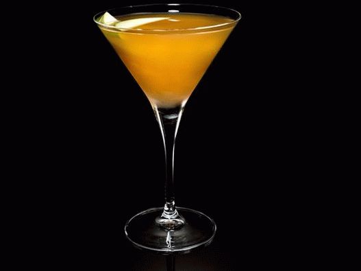 Foto martini de manzana con ajenjo