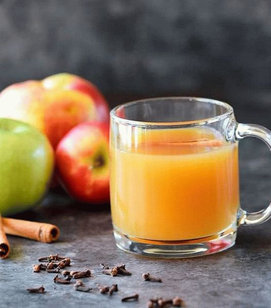 Foto Sidra de manzana en casa