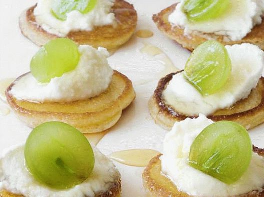 Foto de aperitivo de buñuelos de maíz