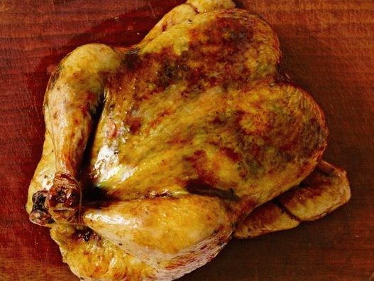 Foto Pollo al horno con ensalada de frijoles, naranja roja e hinojo