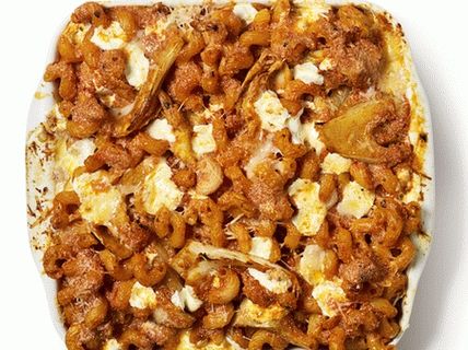 Foto de pasta kavatappi al horno con alcachofas e hinojo