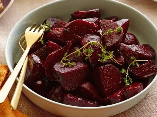 Foto de remolachas al horno en el horno