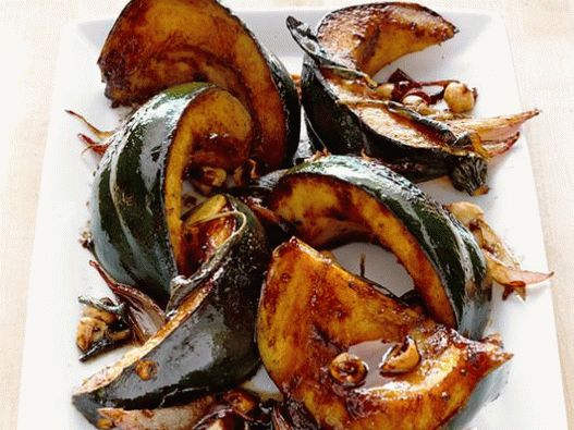 Foto de calabaza de bellota al horno