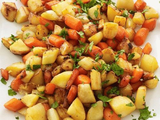 Foto verduras de raíz al horno