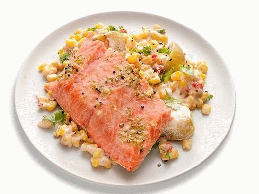 Foto de salmón al horno mexicano con Physalis de maíz y vegetales