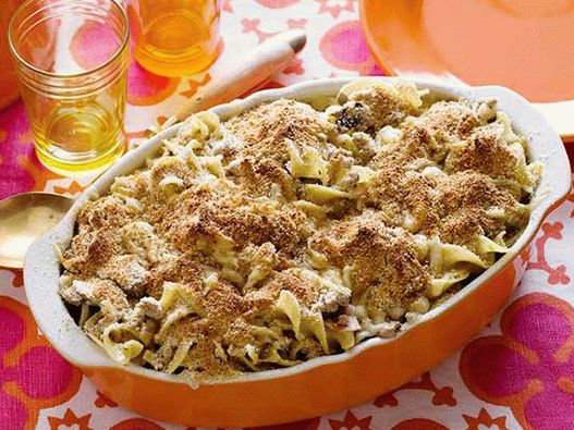 Foto de pavo y cazuela de fideos