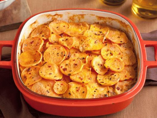 Foto de cazuela de batata con chiles ahumados