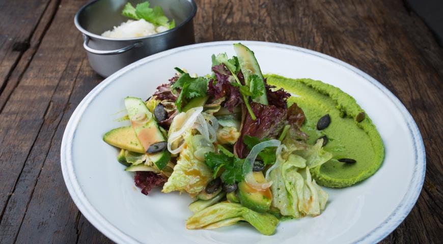 Ensalada verde con arroz