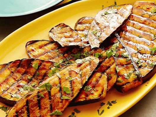 Foto de berenjena a la parrilla en glaseado Hoisin