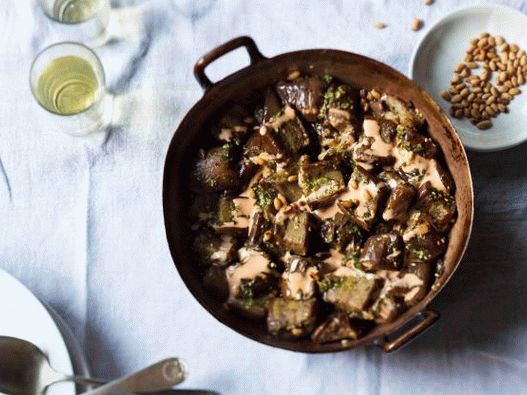 Foto de berenjenas fritas con pesto y mayonesa de naranja
