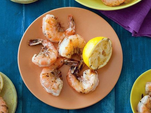 Foto de camarones fritos con limón