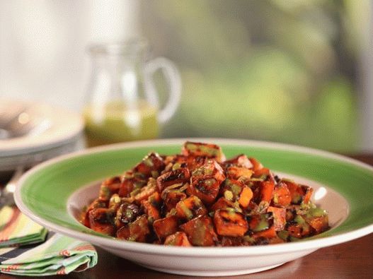 Foto de camote frito con salsa picante