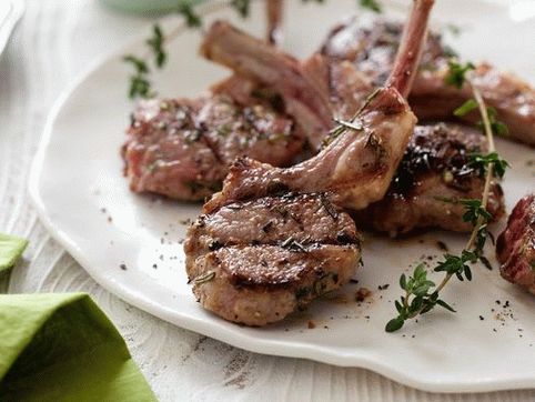 Foto de costillar de cordero asado