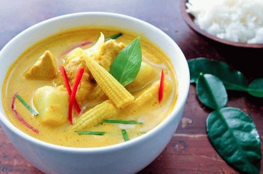 Foto curry tailandés amarillo con verduras